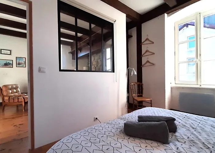 La Coustourelle - T4 En Coeur De Village Διαμέρισμα